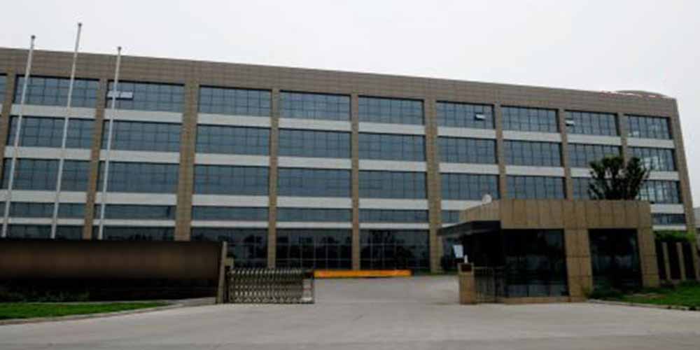 浙江 ** 硅材料公司用草莓视频黄色网站自动排渣过滤机活性炭脱色解决硅油除杂问题